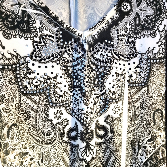Reina  Paisley Poly cut out on top of sleeve shirt sleeve with banded bottom - Picture 1 of 15
